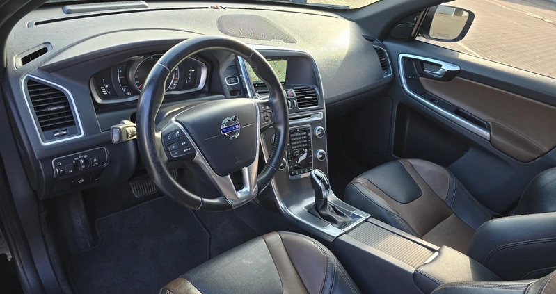 Volvo XC 60 cena 92400 przebieg: 142000, rok produkcji 2016 z Lidzbark małe 631